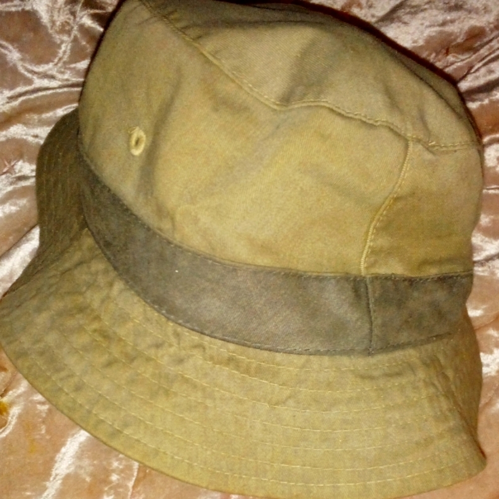 Army green floppy hat- new